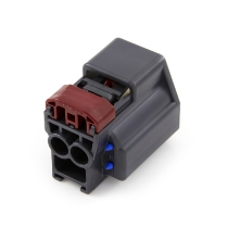 Yazaki 7282557010 Sealed 2.8 Series Male Connector, 4-Position  _side view 1